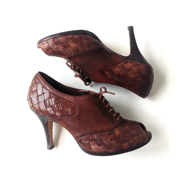 Preppy Cole Haan woven Peep toe lace up high heel shoes - Picture 3 of 10